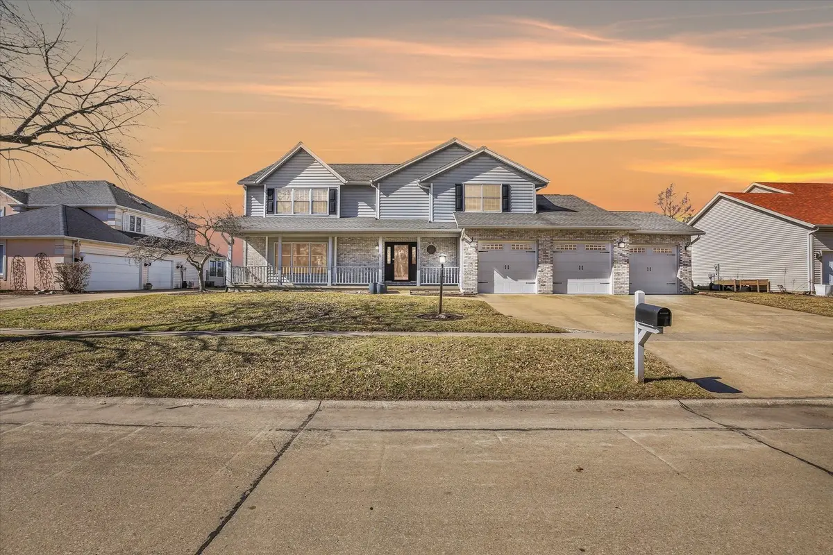 2205 Edgewater PL, Champaign, IL 61822