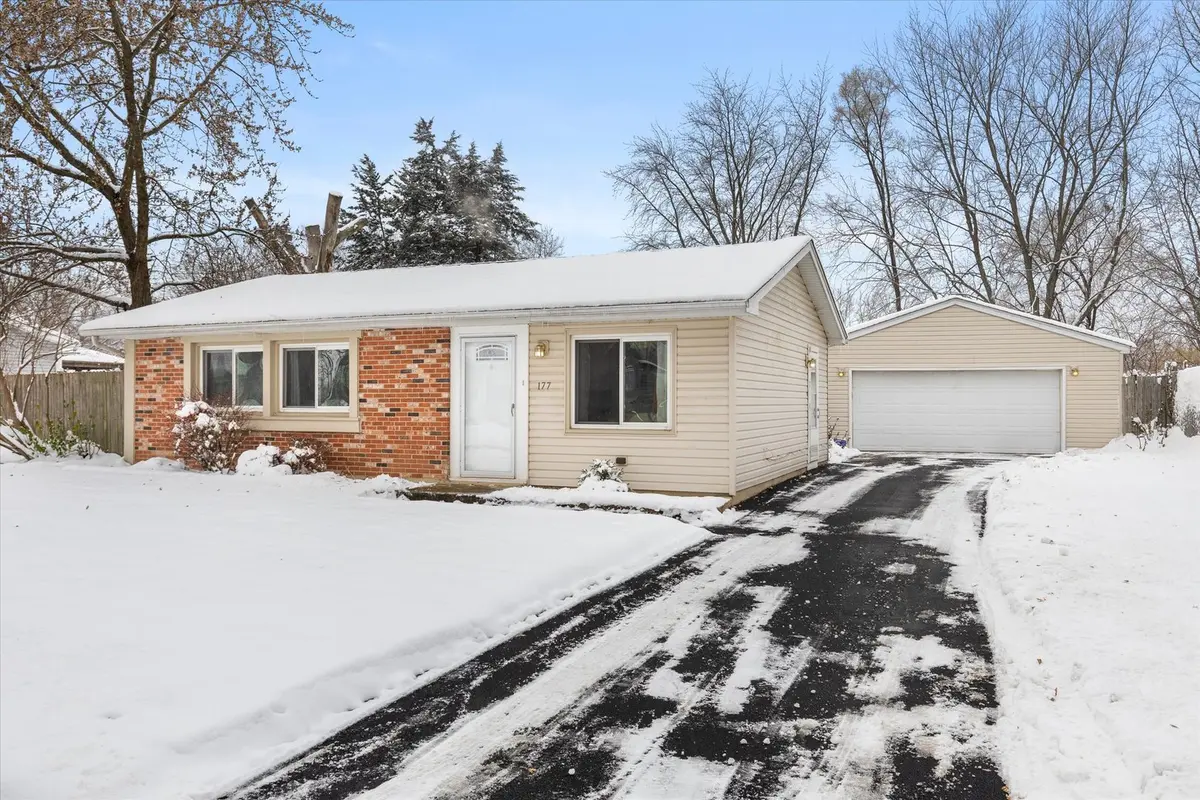 177 Shady LN, Bolingbrook, IL 60440
