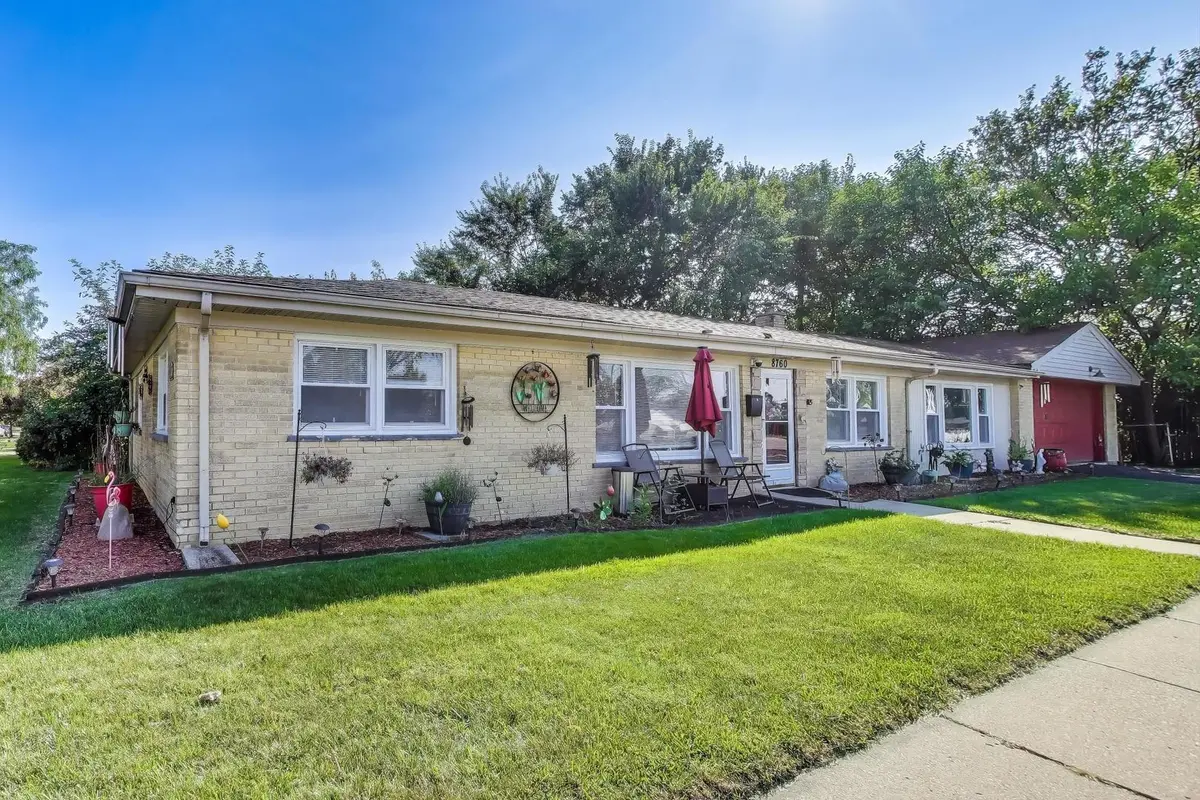 8760 N Oketo AVE, Niles, IL 60714