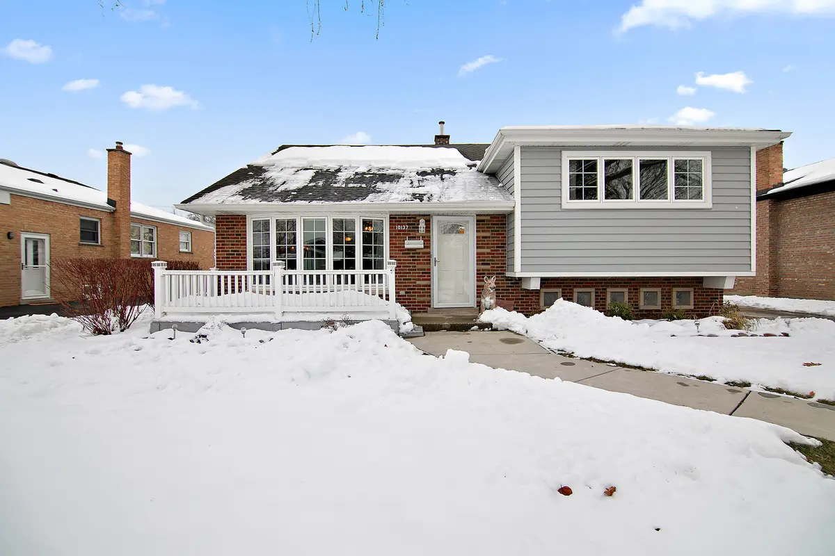 10137 Buell CT, Oak Lawn, IL 60453