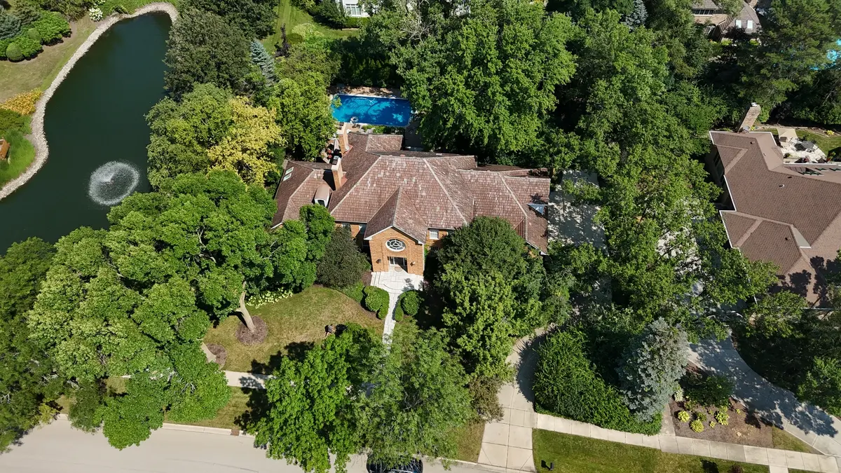 2266 Pebble Creek DR, Lisle, IL 60532