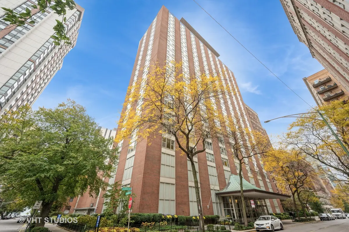 1325 N State Pkwy #11F, Chicago, IL 60610