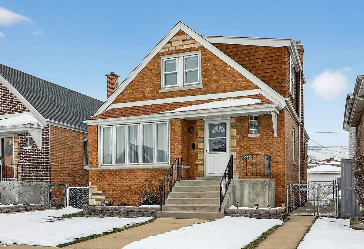 5209 S Moody AVE, Chicago, IL 60638