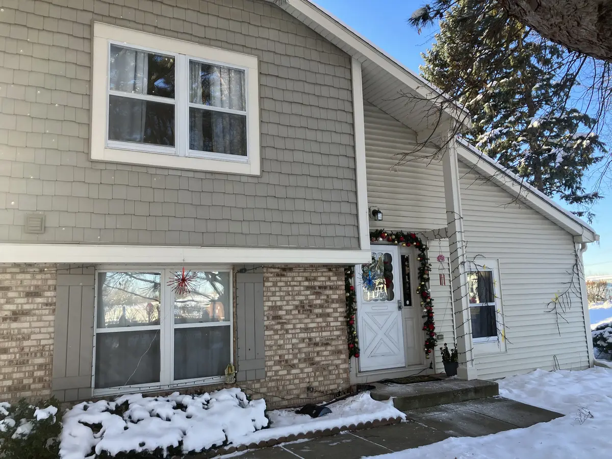 27W300 Melrose LN, Winfield, IL 60190