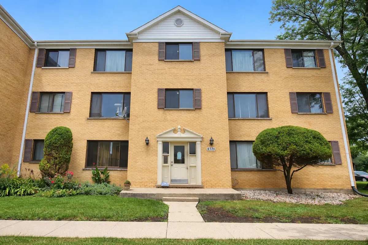 9375 Hamilton CT #E, Des Plaines, IL 60016