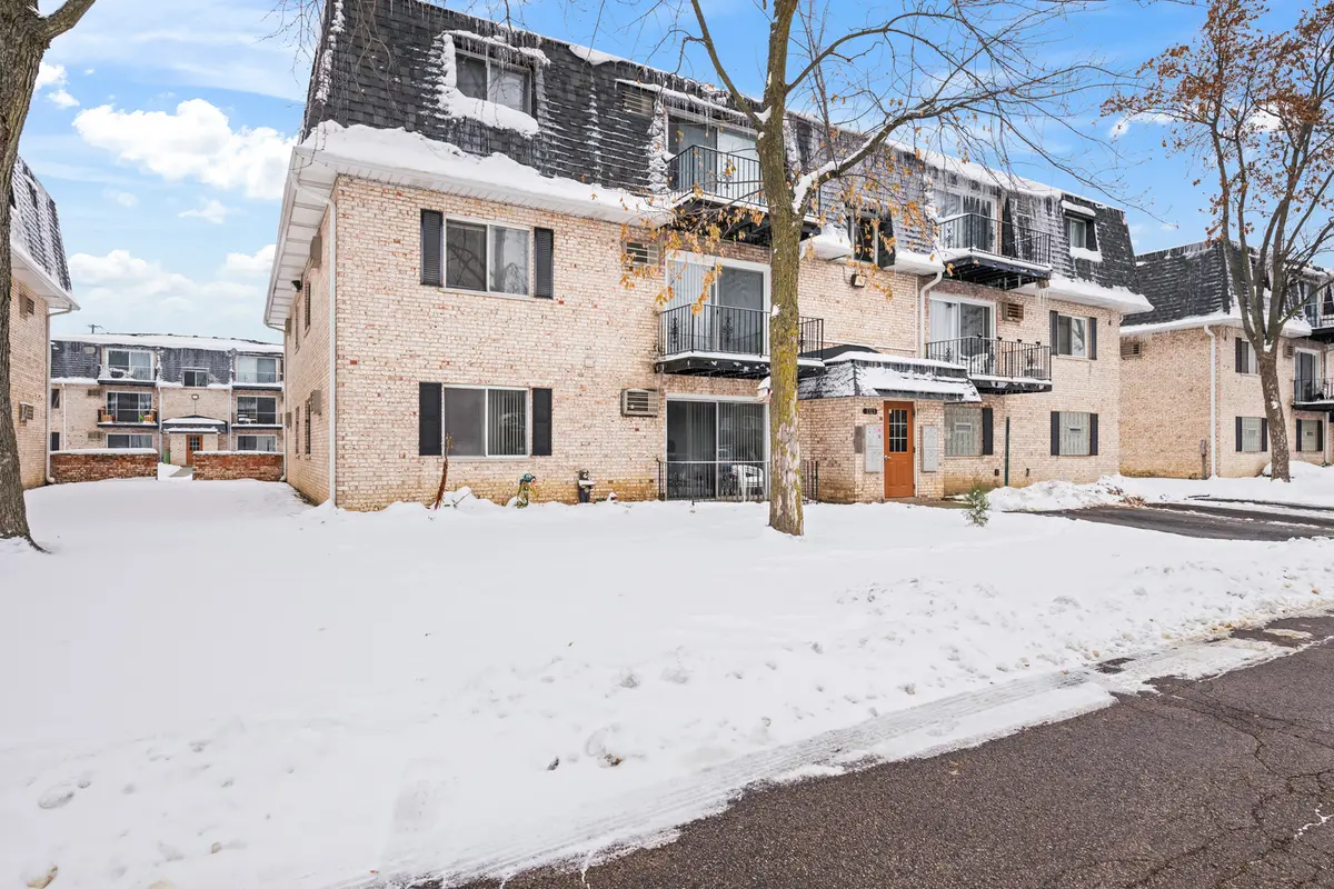 1313 N Baldwin CT #2C, Palatine, IL 60074