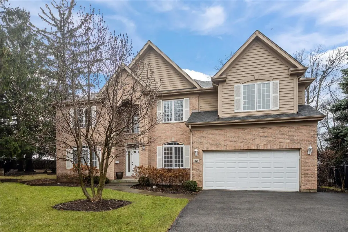 22 Edgewood CT, Deerfield, IL 60015