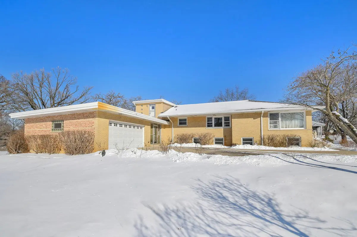 Address not disclosed, West Chicago, IL 60185