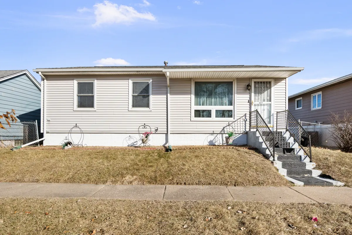 607 6th ST, Rock Island, IL 61201