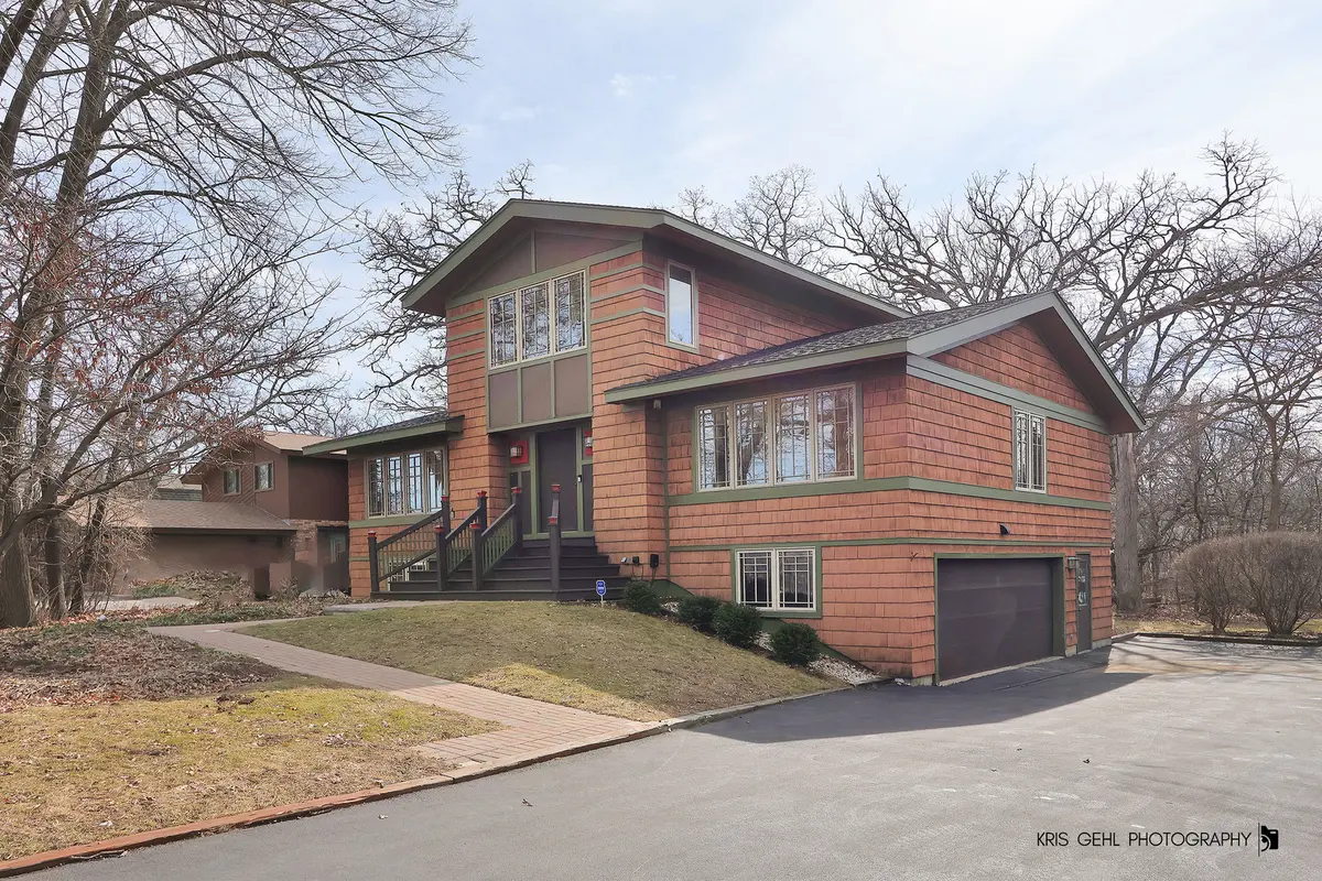 2335 Lake AVE, Lakewood, IL 60014