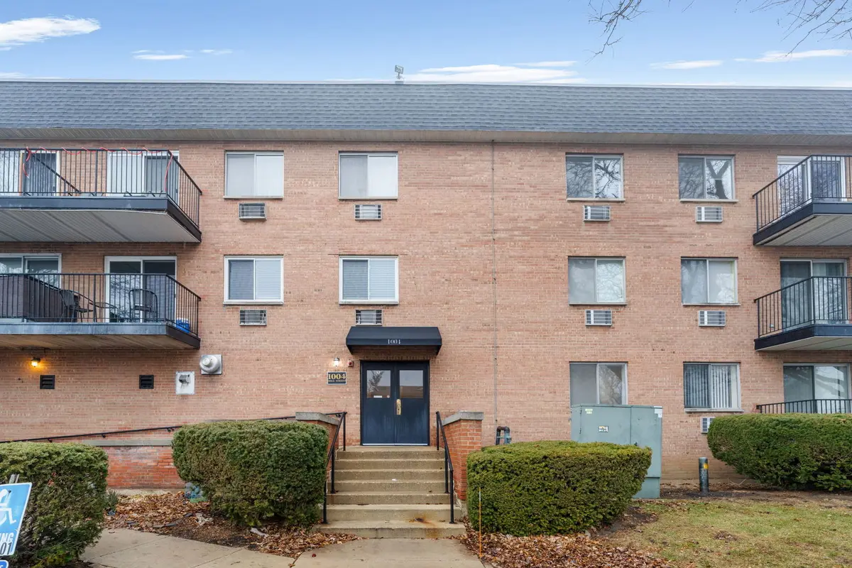 1004 N Mill ST #5-302, Naperville, IL 60563