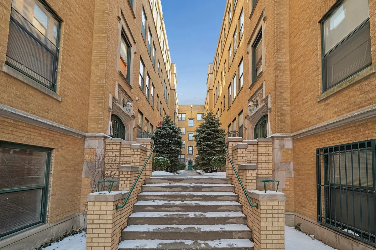 7209 S Yates BLVD #2B, Chicago, IL 60649