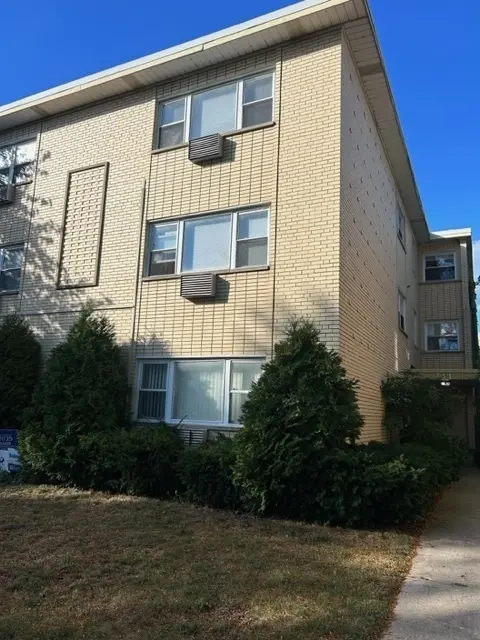 711 Austin ST #303, Evanston, IL 60202
