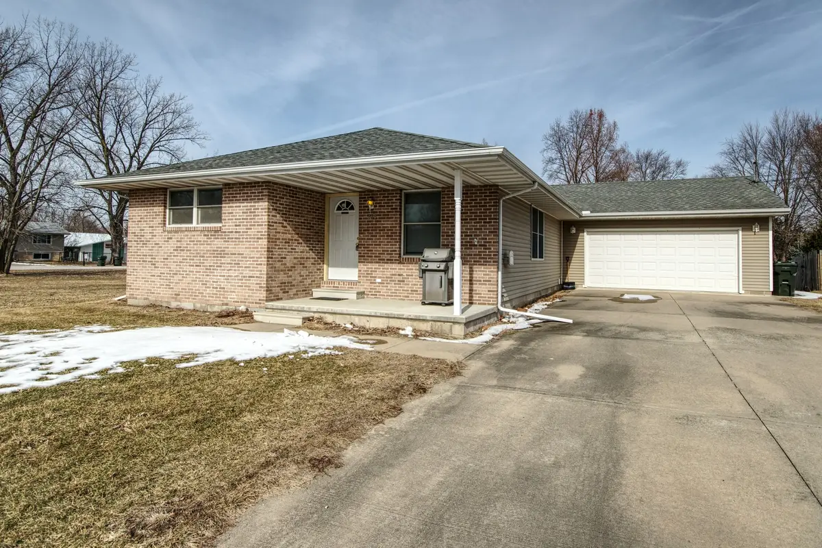484 W 3rd ST, Braidwood, IL 60408