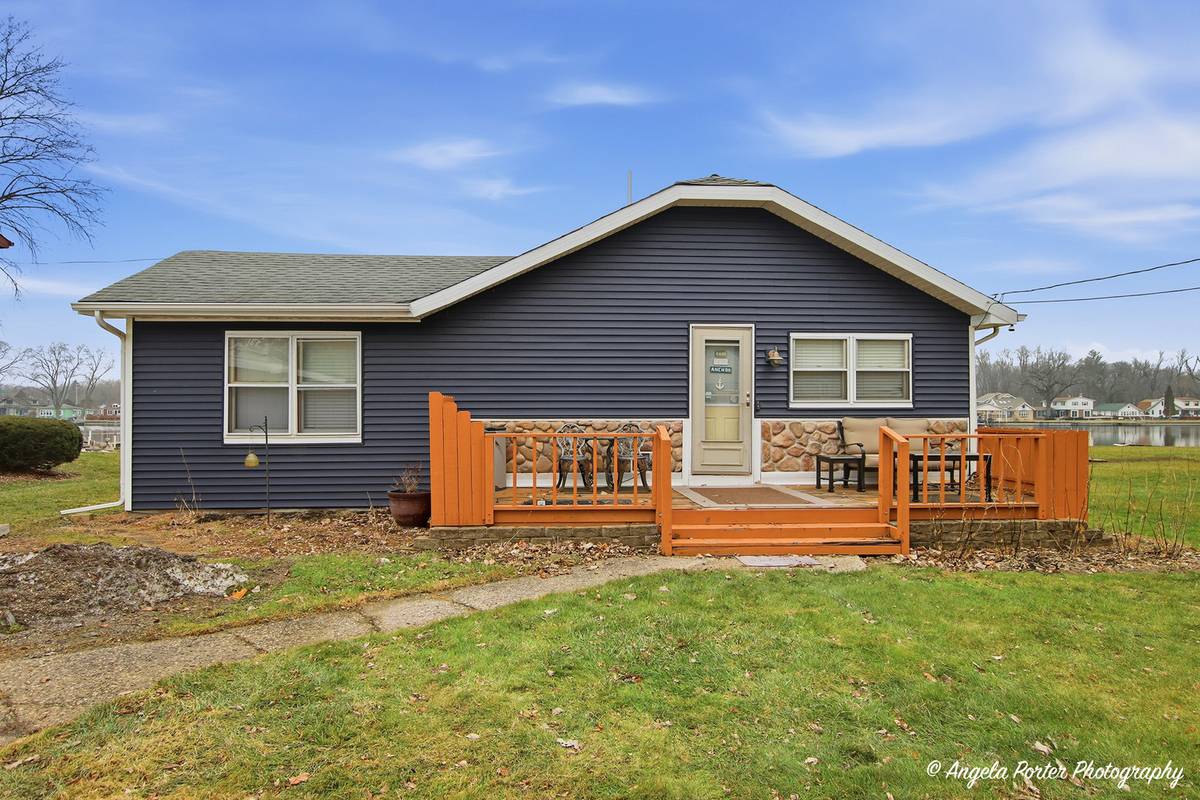 1614 River Terrace DR, Johnsburg, IL 60051