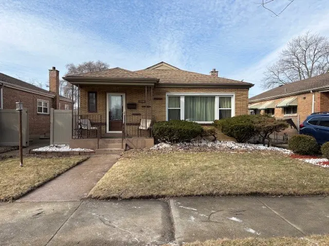 12816 S Laflin ST, Calumet Park, IL 60827