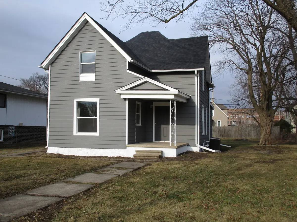 403 W WASHINGTON ST, Harvard, IL 60033