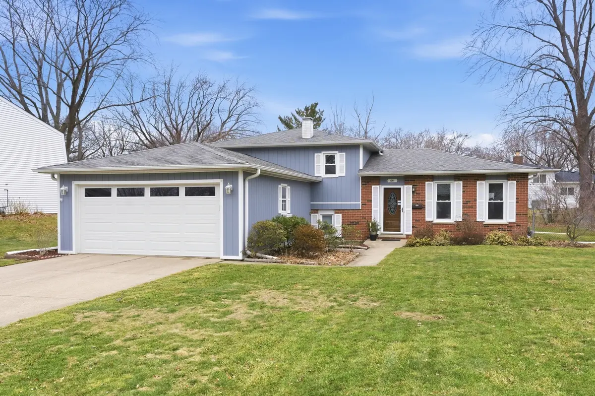 1265 Windsor DR, Wheaton, IL 60189