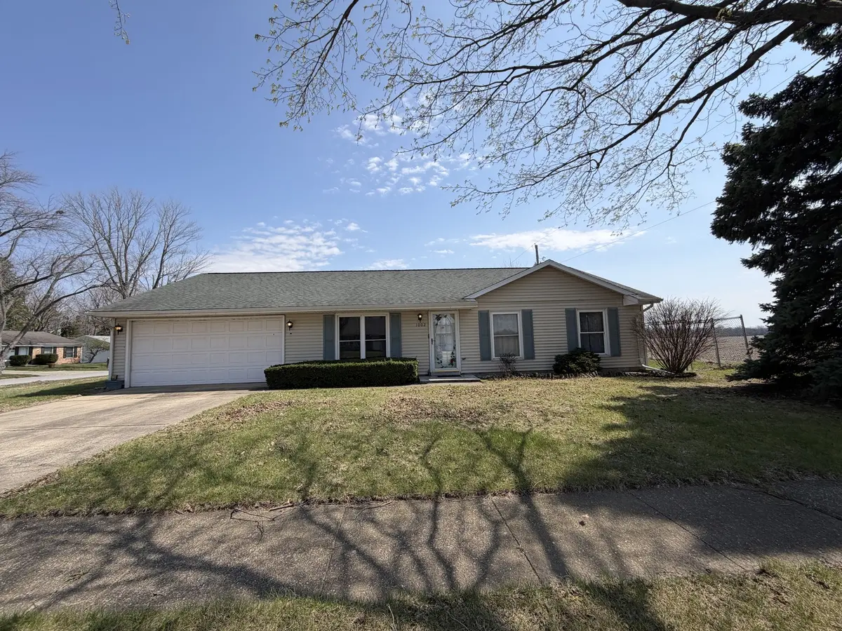 1002 Goldenview DR, Champaign, IL 61821