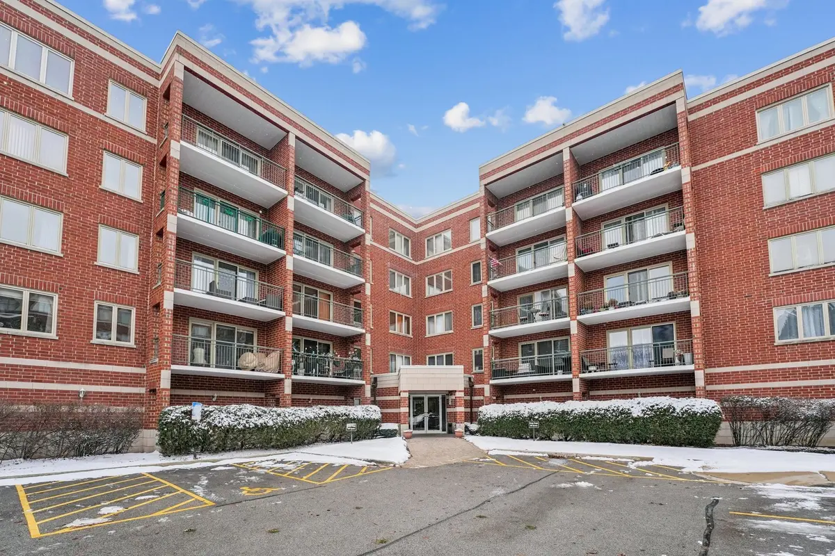6461 W Warner AVE #311, Chicago, IL 60634