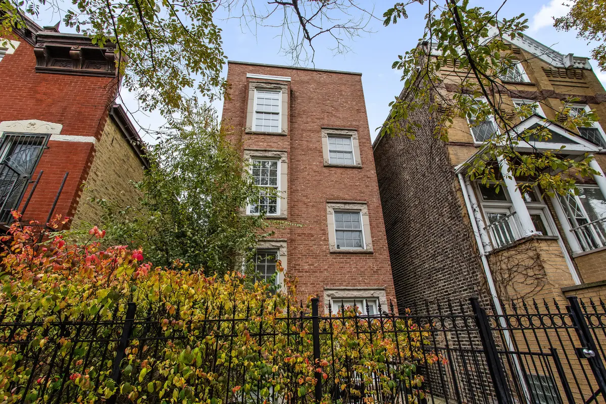 1413 N Bosworth AVE #1, Chicago, IL 60642