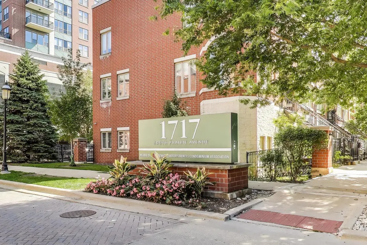 1717 S Prairie AVE #1910, Chicago, IL 60616