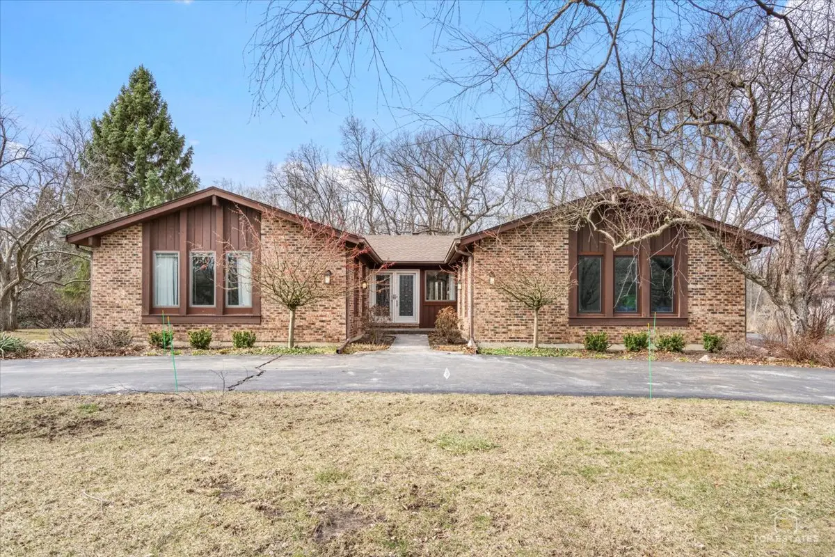 21805 W Hidden Valley DR, Kildeer, IL 60047
