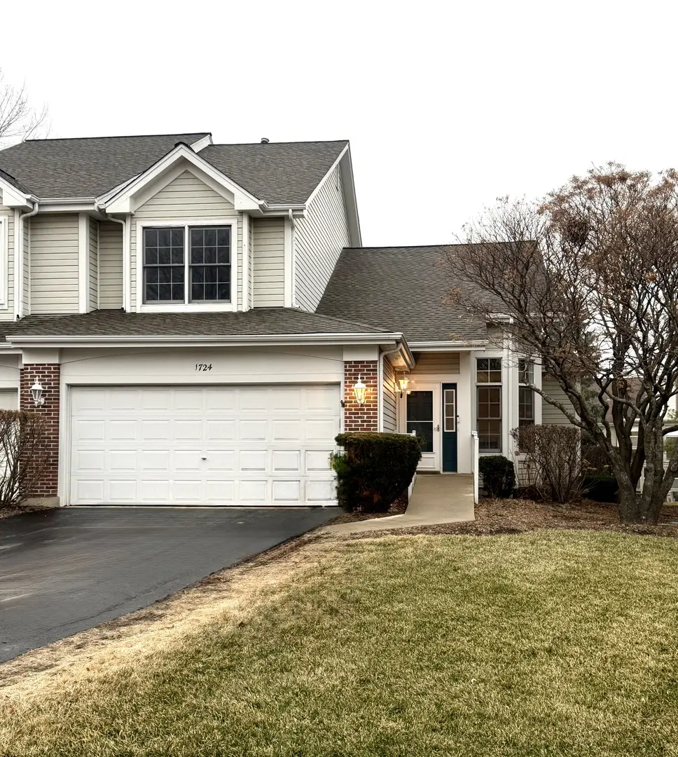 1724 Waverly CIR, St. Charles, IL 60174