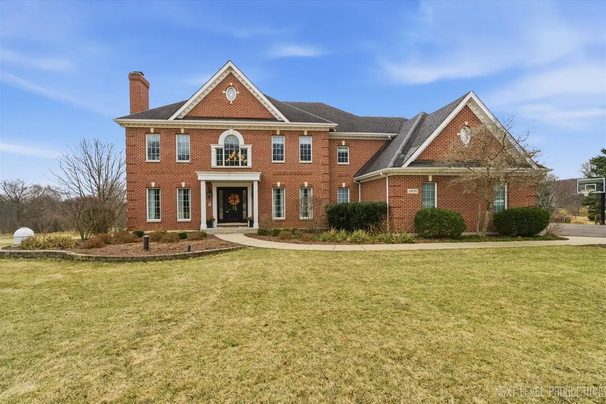 40W903 Campton Woods DR, Elburn, IL 60119