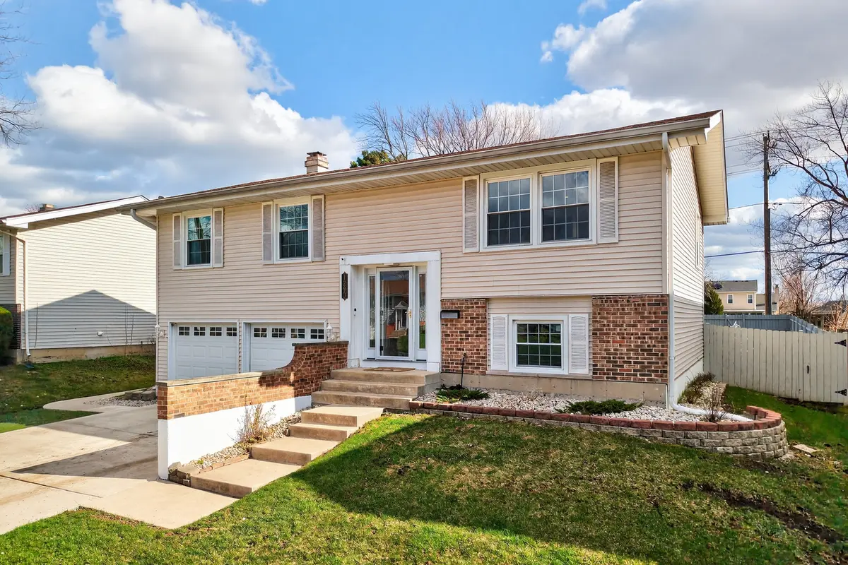 1293 W Oakmont RD, Hoffman Estates, IL 60169