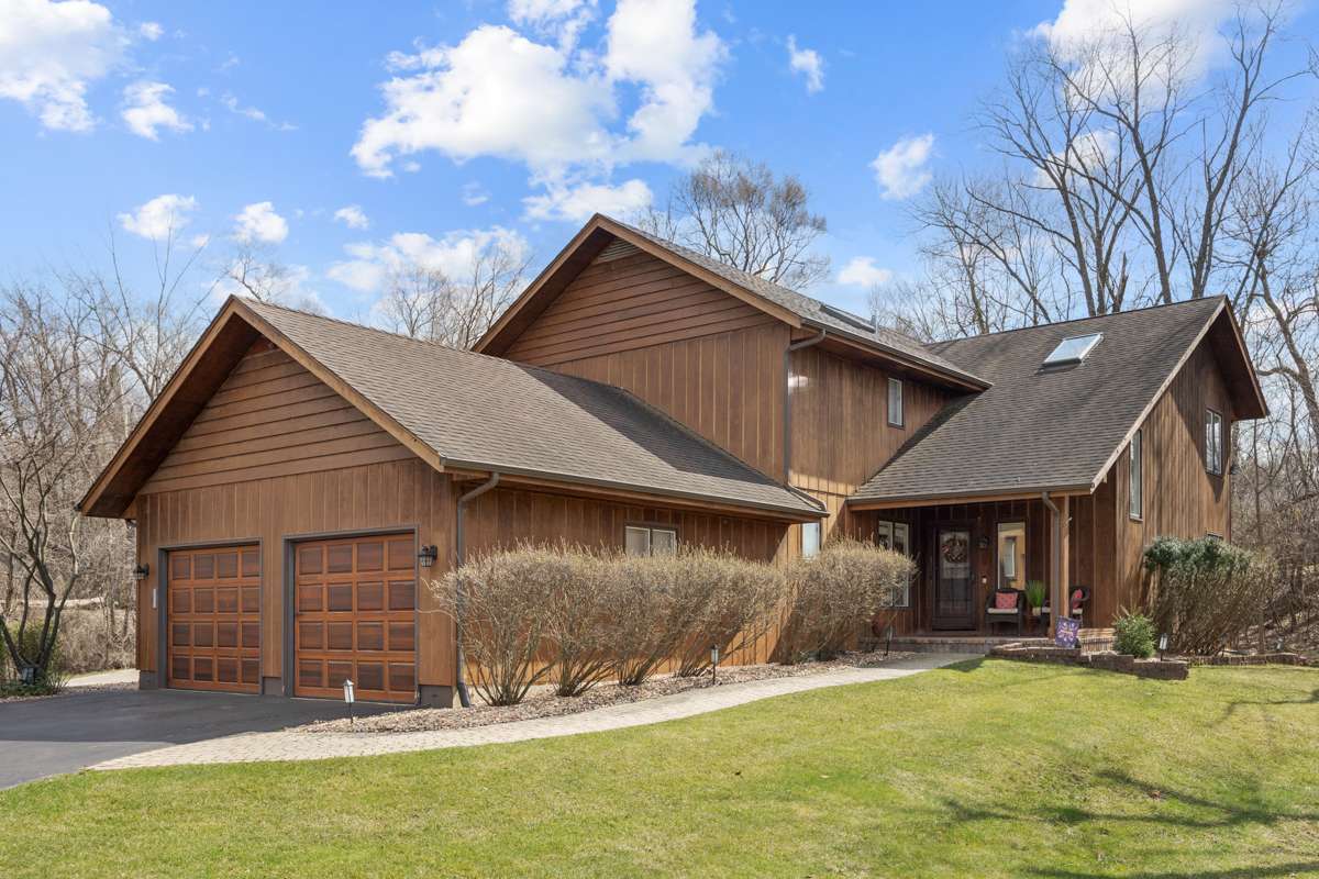 9706 Fox Shores DR, Algonquin, IL 60102