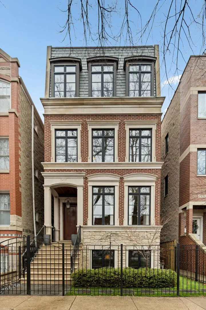 1410 W BYRON ST, Chicago, IL 60613
