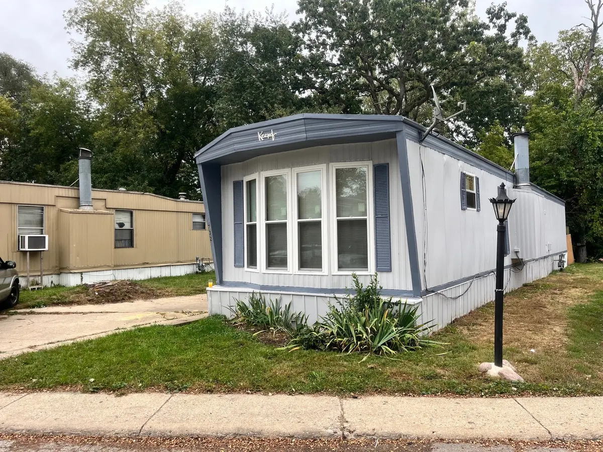 38455 N Sheridan RD #732, Beach Park, IL 60087