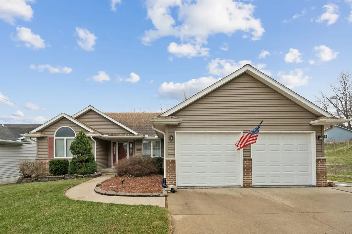 1207 26th AVE N, Clinton, IA 52732