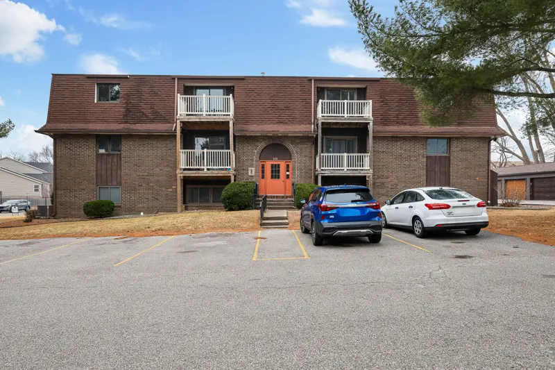 1211 48th AVE #27, East Moline, IL 61244