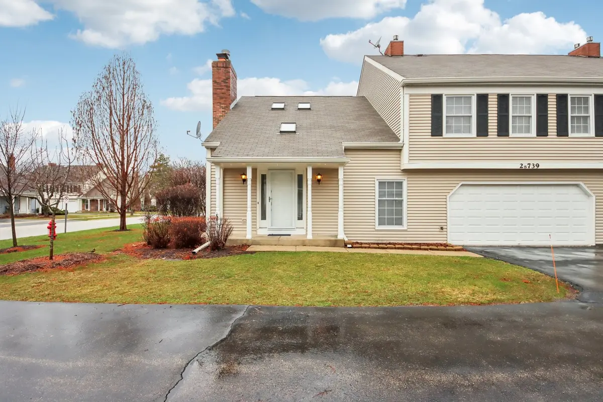 2S739 Grove LN, Warrenville, IL 60555