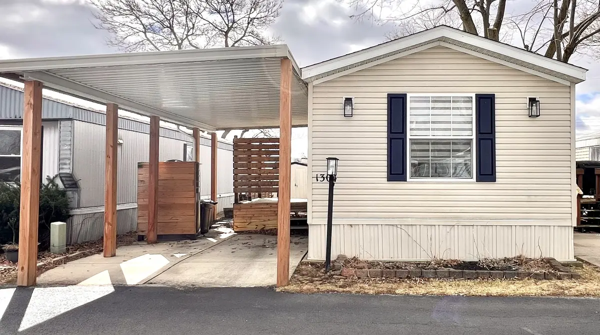 1304 Lauren DR, Sandwich, IL 60548