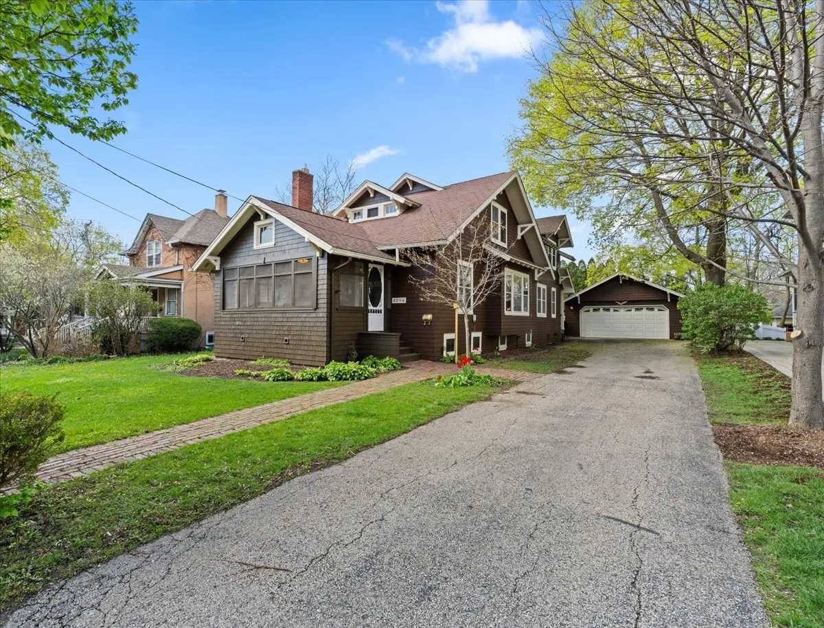 246 W Lake ST, Barrington, IL 60010