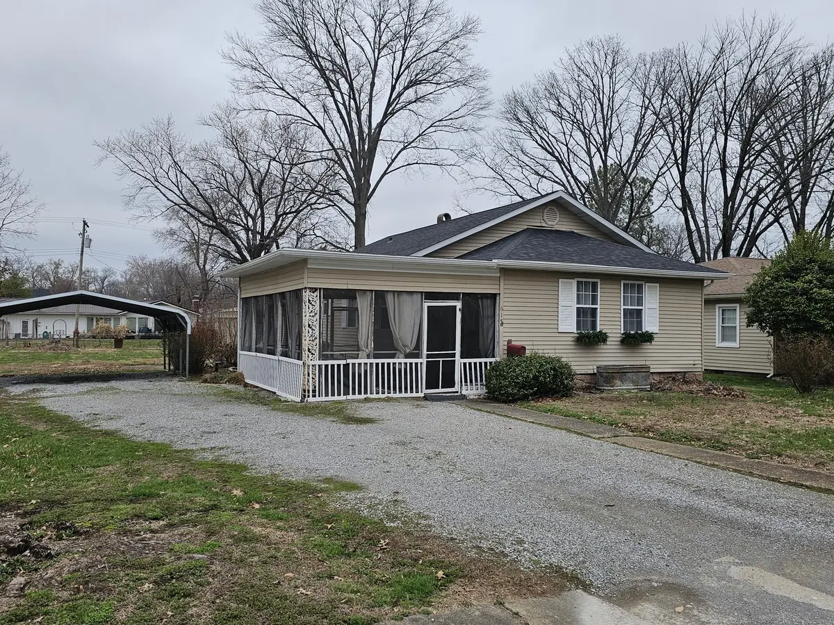 615 Mitchell ST, Benton, IL 62812