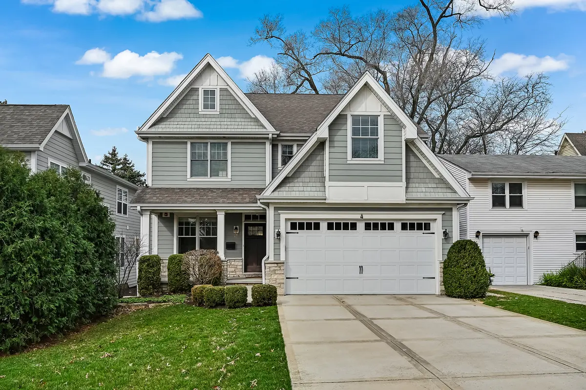 4 Oxford AVE, Clarendon Hills, IL 60514
