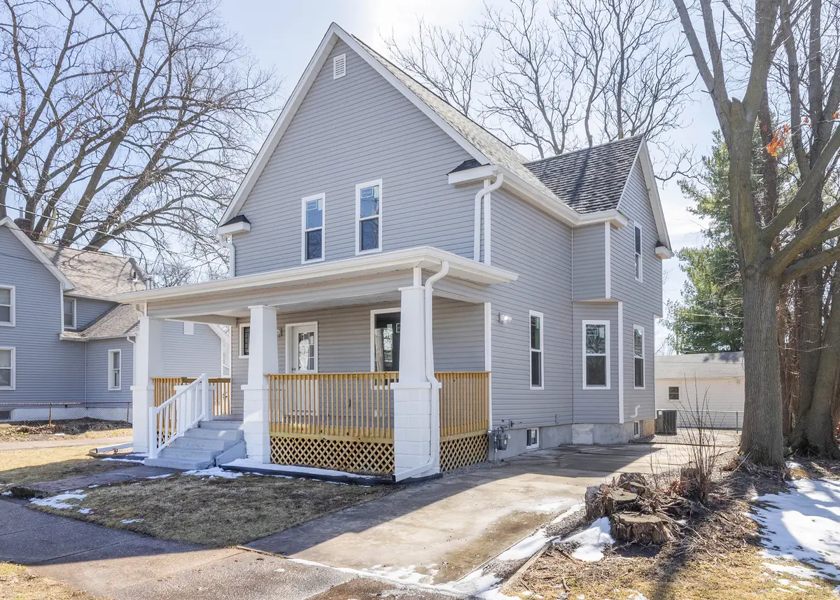 1212 14th AVE, Moline, IL 61265