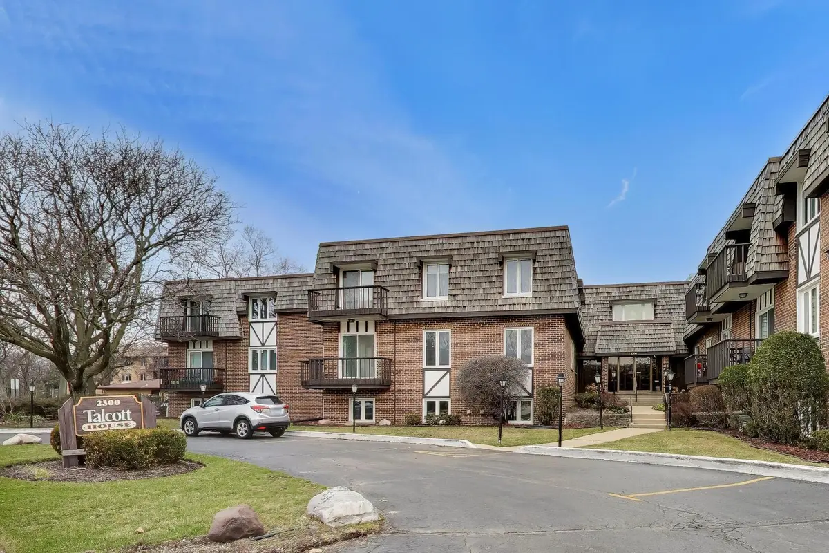 2300 W Talcott RD #1D, Park Ridge, IL 60068