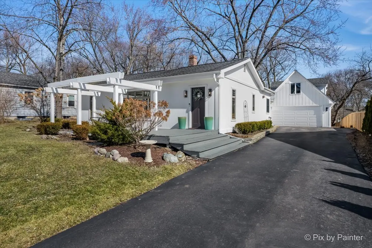 917 S Grove AVE, Barrington, IL 60010