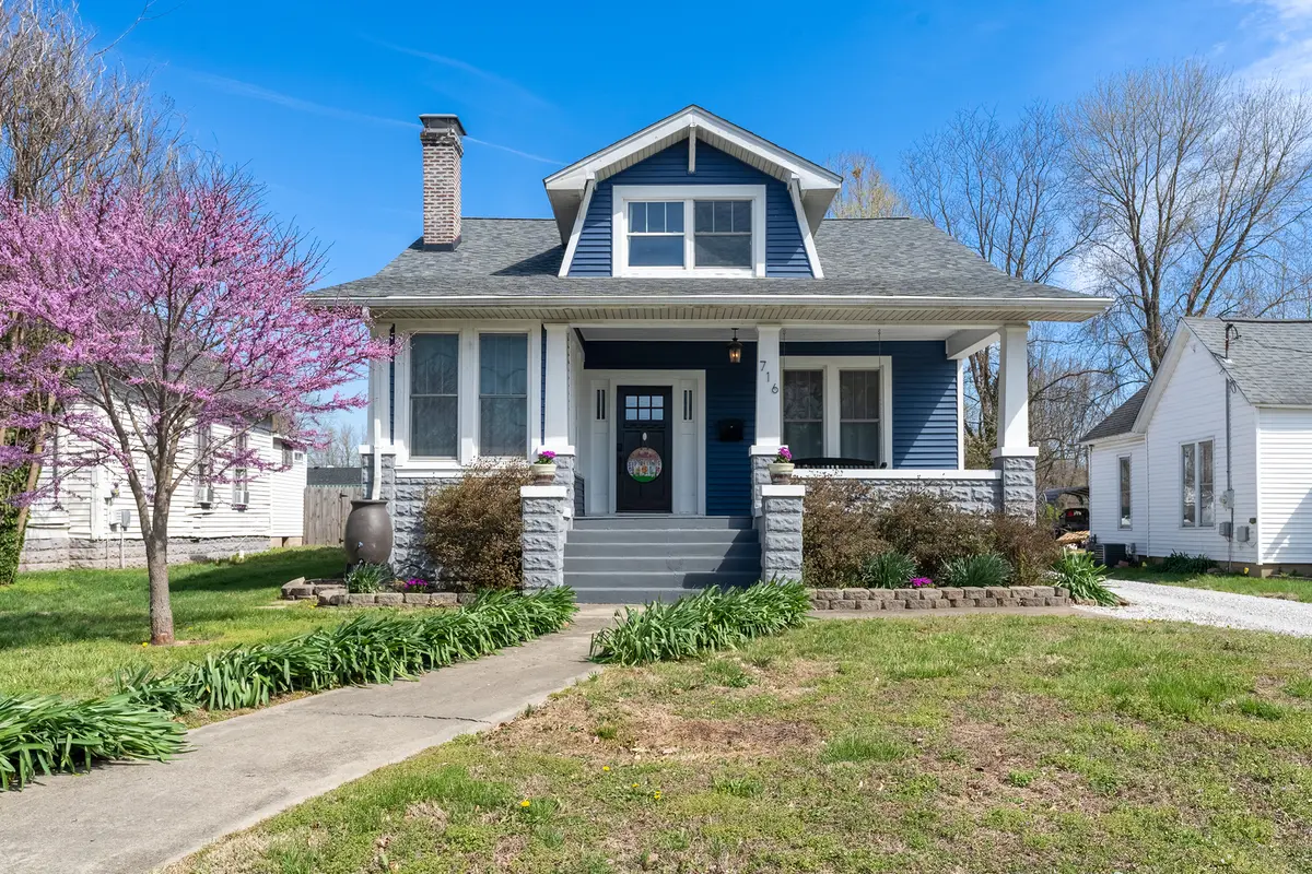 716 S DIVISION ST, Carterville, IL 62918