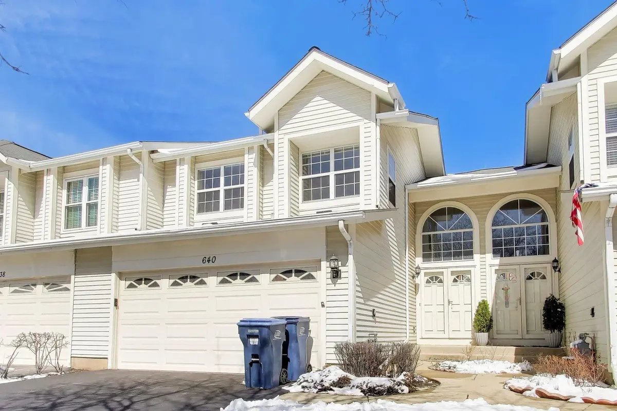 640 Sturnbridge LN, Schaumburg, IL 60173