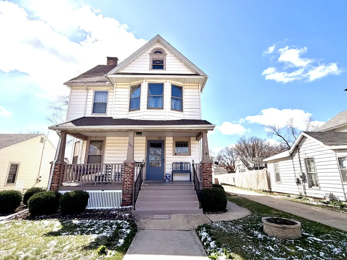 700 W Main ST, Clinton, IL 61727