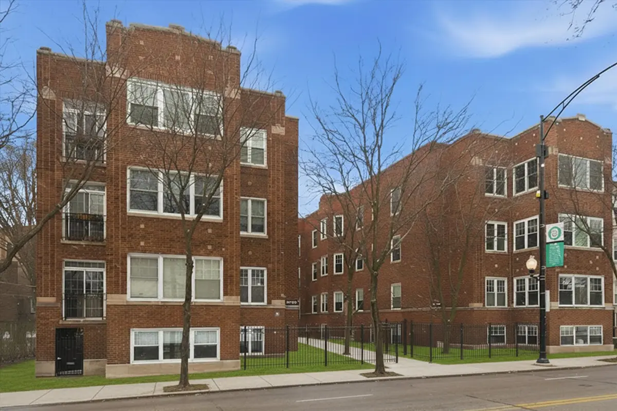 5884 N Ridge AVE #2, Chicago, IL 60660