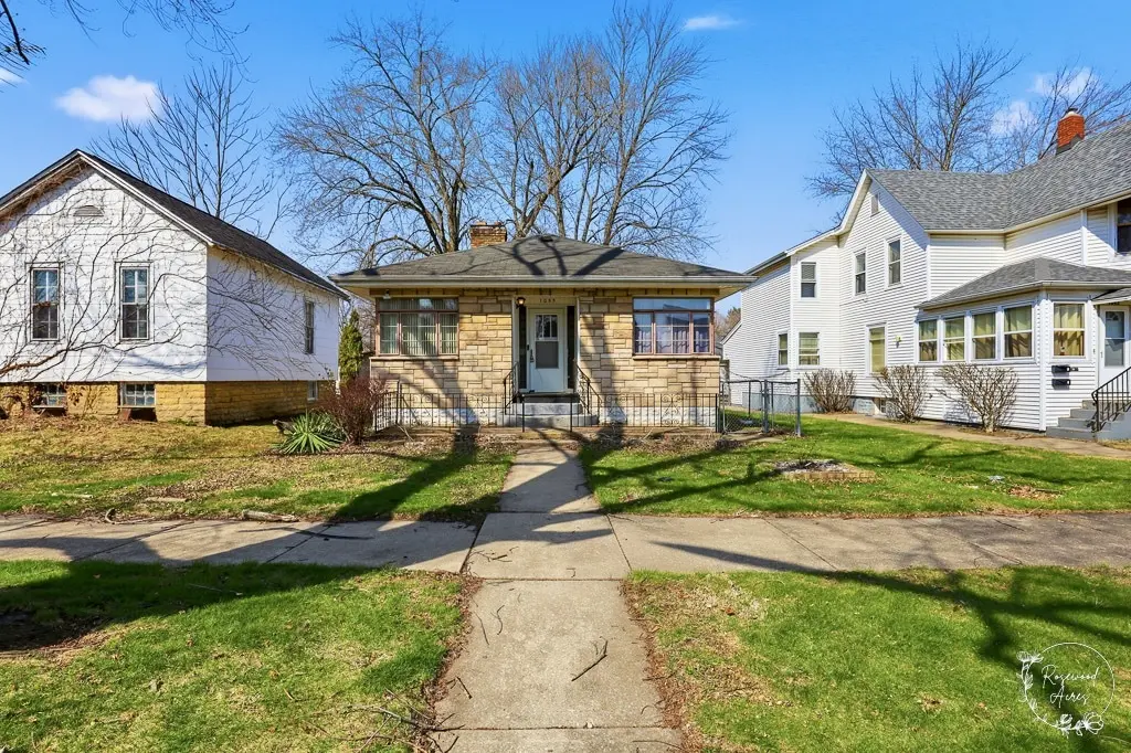 1055 S 4th AVE, Kankakee, IL 60901