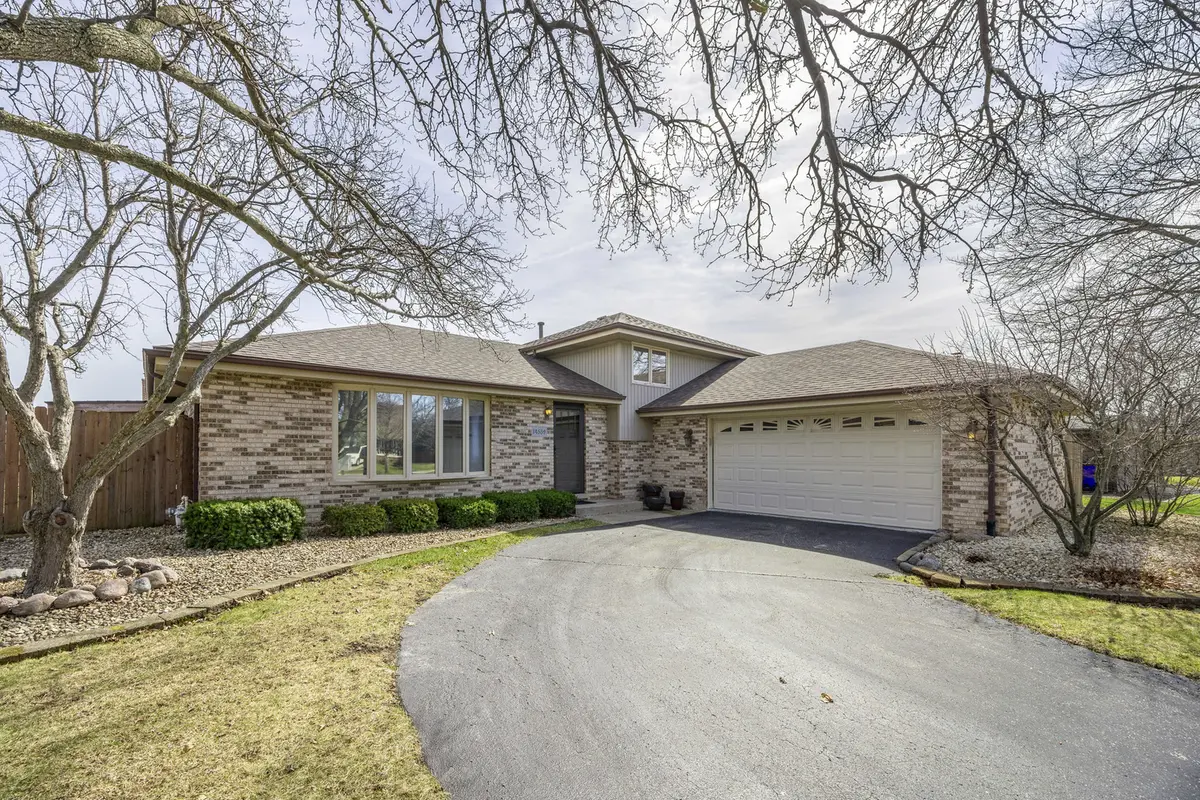 14559 Mesquite DR, Orland Park, IL 60467