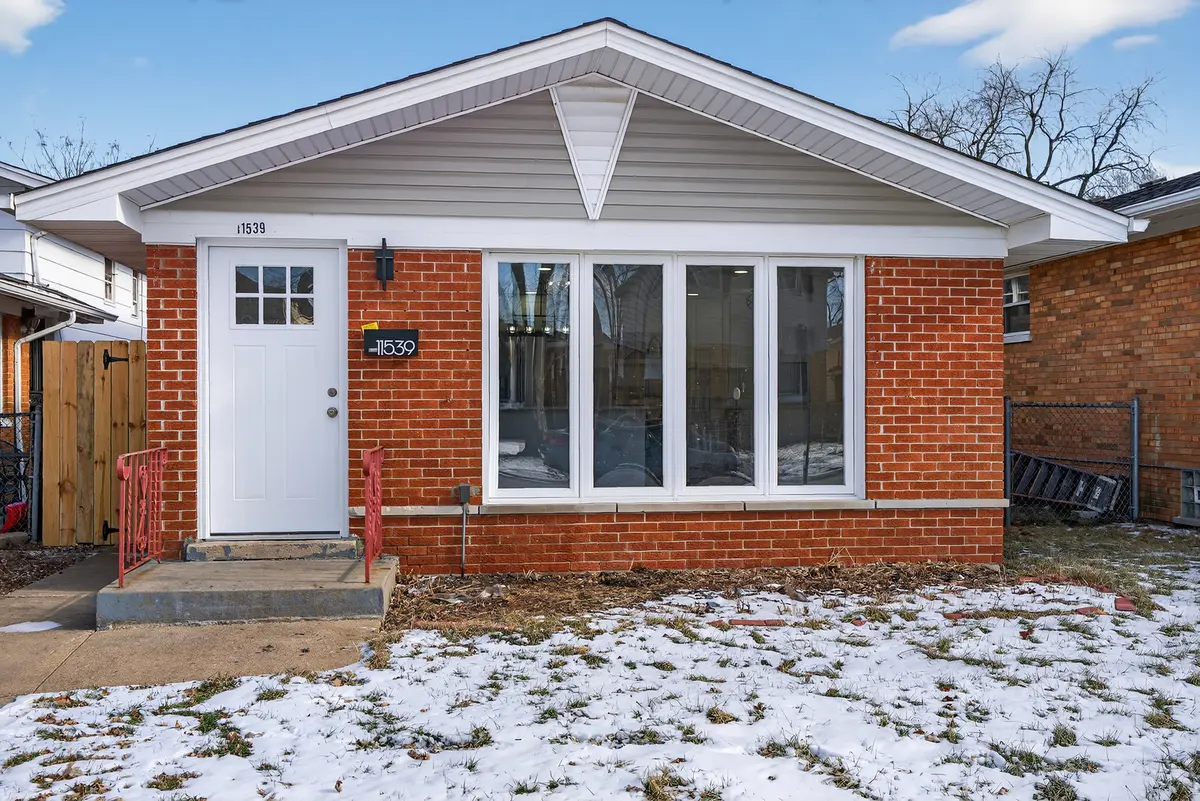 11539 S Carpenter ST, Chicago, IL 60643